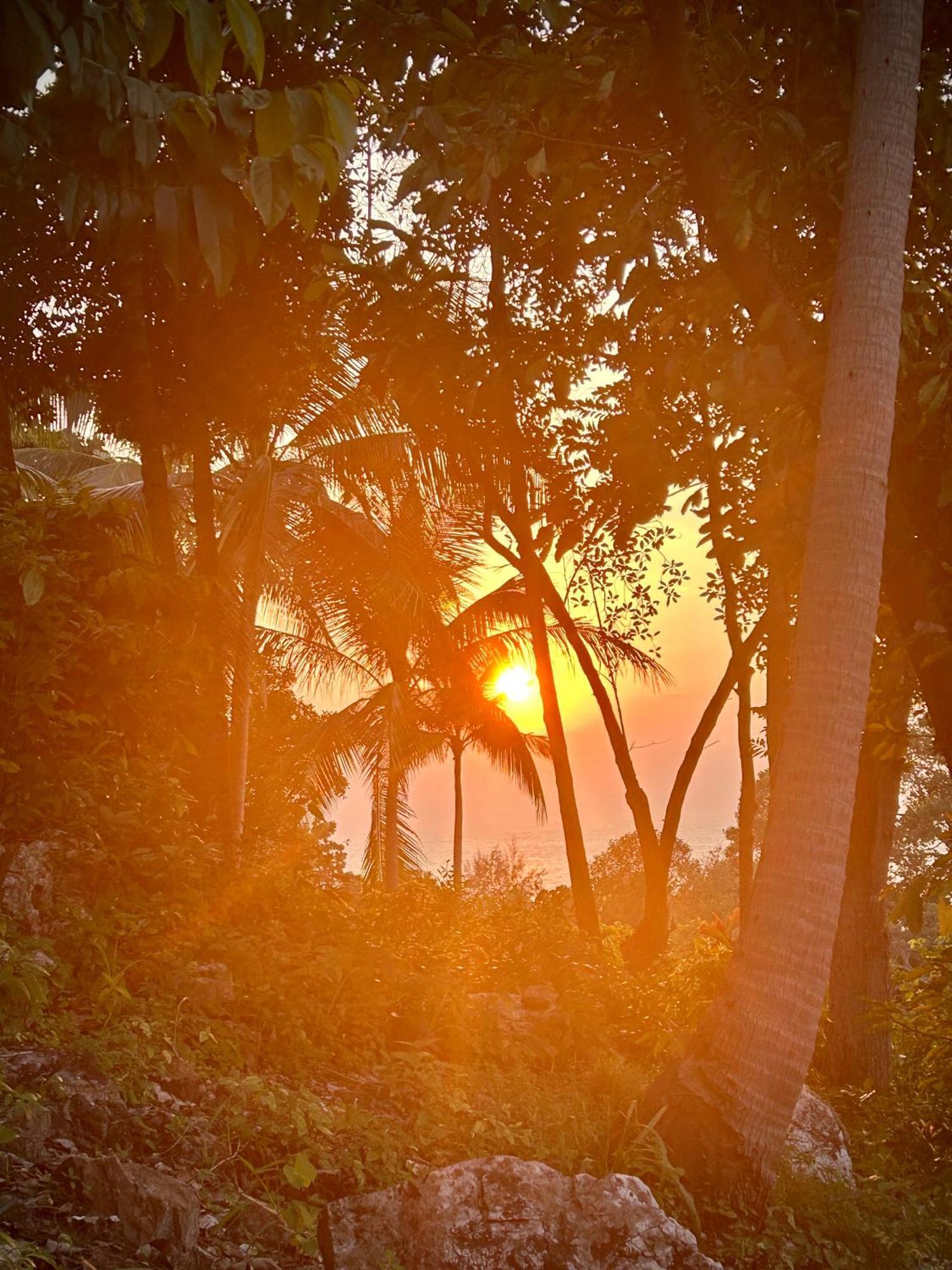 Le Balcon, Haad Yao. Hotel Buitenkant foto
