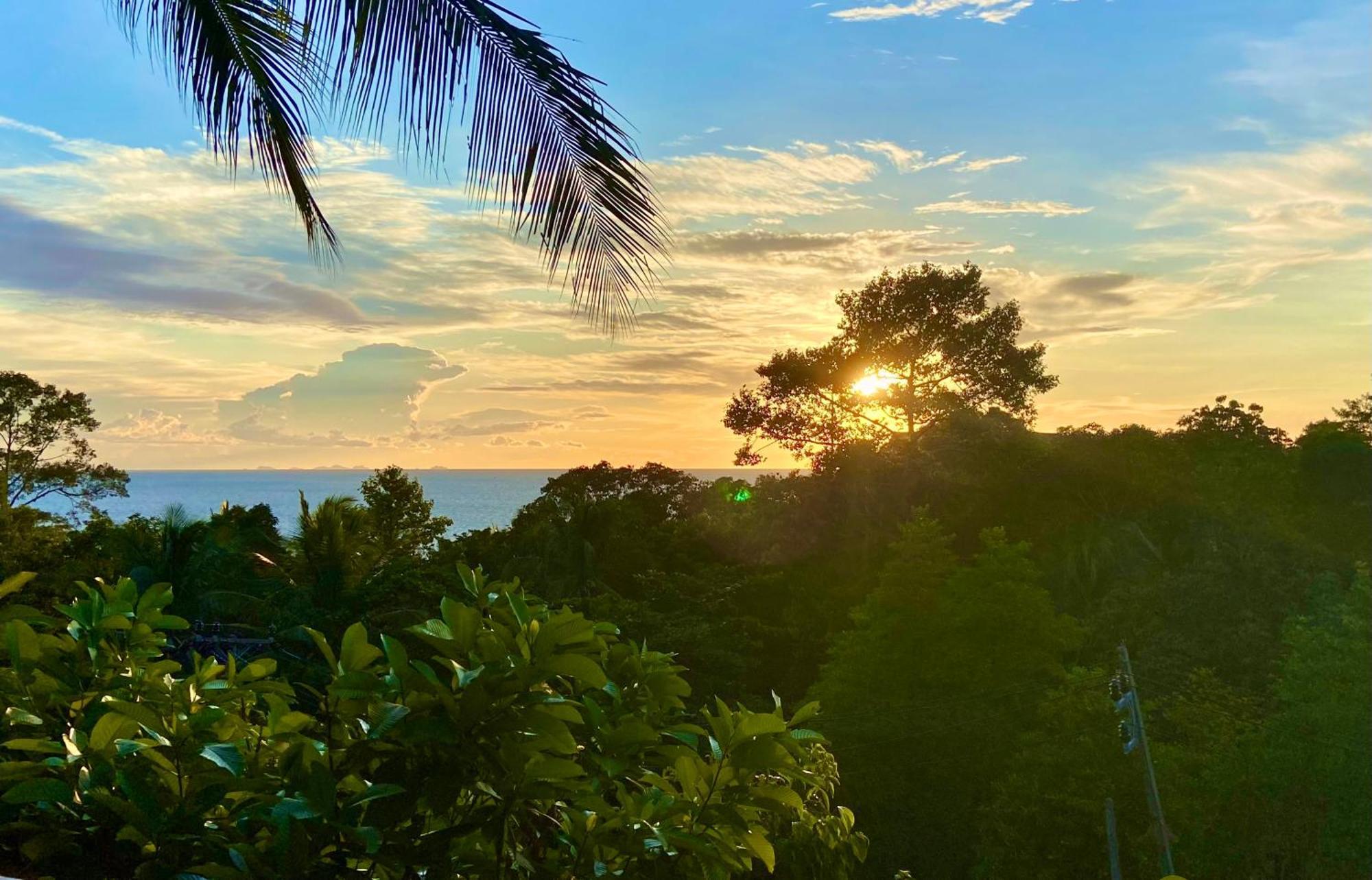 Le Balcon, Haad Yao. Hotel Buitenkant foto