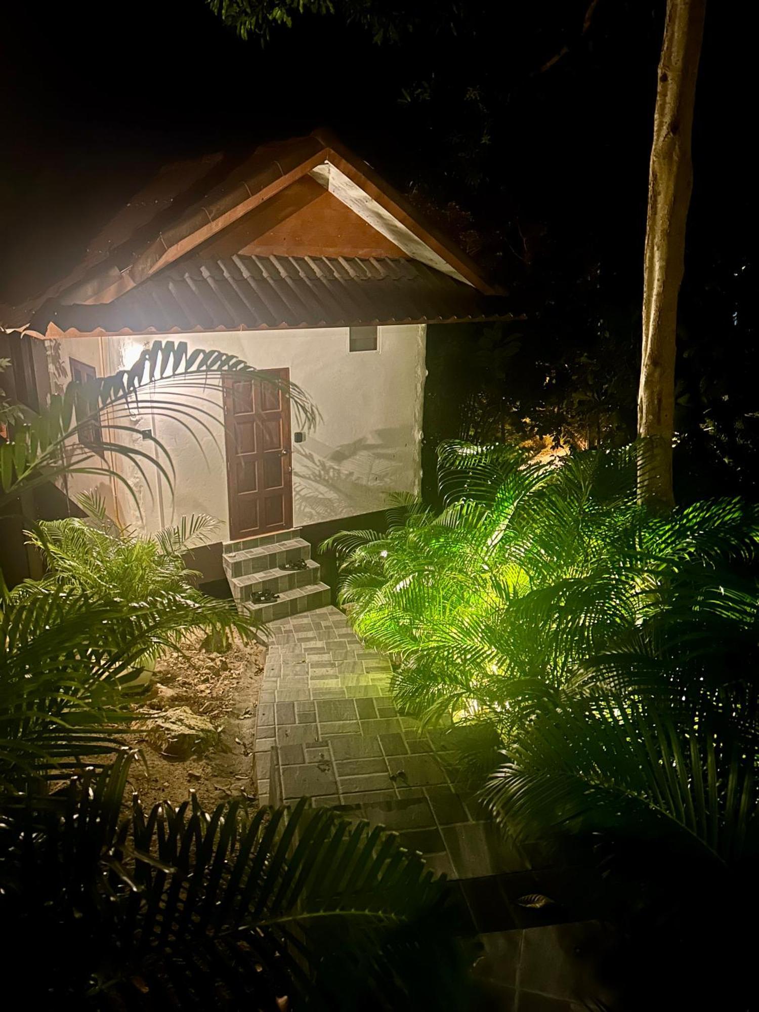 Le Balcon, Haad Yao. Hotel Buitenkant foto